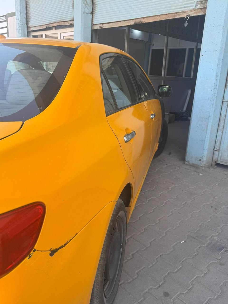 السلام عليكم
كورلا 2010 للبيع بطاقه بانزين بيها سنويه لل 28 ضررها موضح بل صوره السعر 115 وبيها مجال 
اتصال ***********

