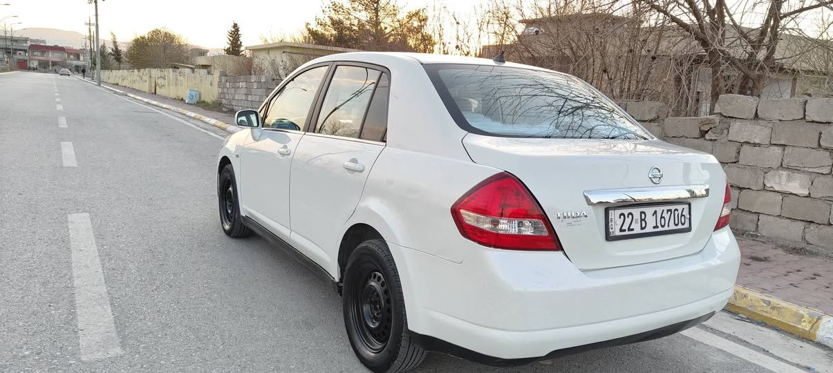 نیسان تیدا مۆدیل 2007گێڕ عادی مەکینە شانزەی بیلادی  ناوزەرد جام عادی سپی سەدەف بێ بۆیاخ بێ دەعمولیدراو پیشوودوایی کەپسە ڕەقەم هەولێر سەنەوی بەسەرچووە ڕەقەمی تازەیە سەیارەکە نمونەیە لەجوانیا زۆر تندوتۆڵە چوارتایەیی تازەیی ژیرە بەشرتی گێڕومەکینەو تەحویلوغرامە سعری 83گەڵاو مجال شوێن هەڵەبجەی تازە 
***********
*********** دار بنديهكان, السليمانية
