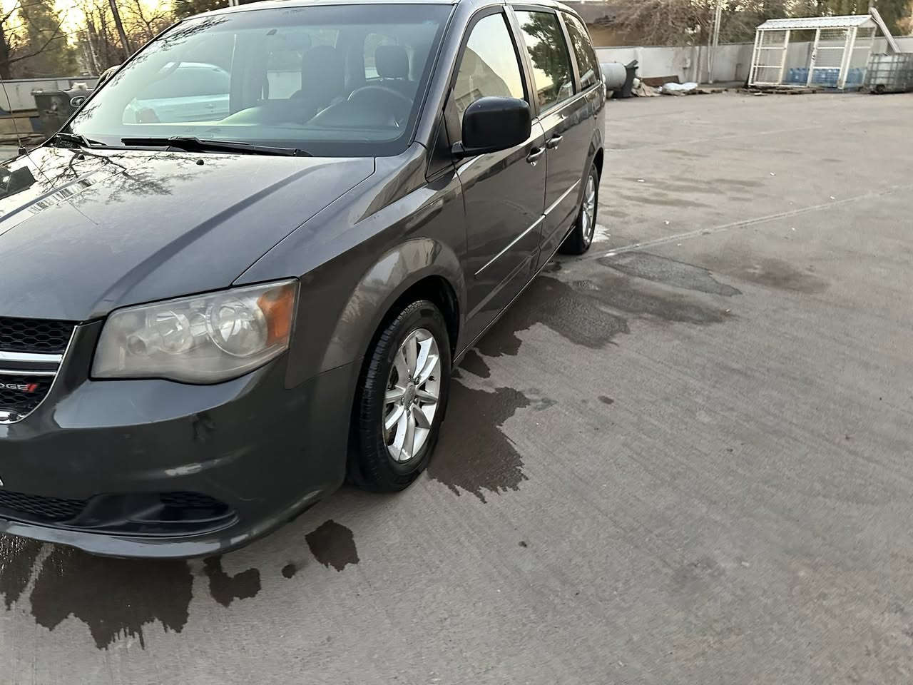 دوج كرفان 2016
فول مواصفات
سياره جديد جديد
كير مكرك مكفول 
فحس هزه سنويه جديد
سياره بي قطعتين نوص 
سعر(147) بي مجال
مكان اربيل ***********
