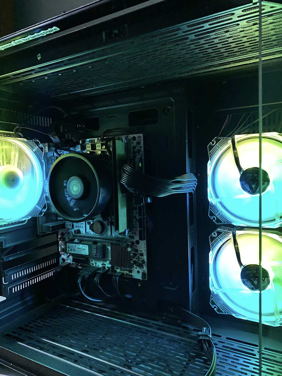 كيس للبيع مكان بغداد
R 5 5500
RAM 16
M.2 512
SSD 512
Cases aigo 
3 فانات تحكم RGB 
UPS 850 AV إذا تحب تضيفه ويه تجميعه اخو جديد


**إذا كنت صاحب هذا الإعلان وتريد حذفه لأي سبب، رجاءا أرسل رسالة إلى الدعم الفني**