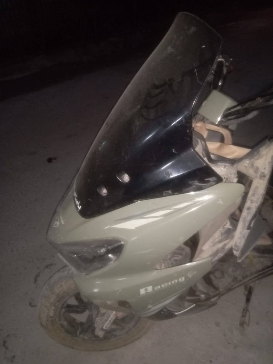 السلام عليكم دراجة سترونك صيني للبيع فقط بيهه البجم مكسر لان صار بيهه حادث الدراجة شغالة نكرة سلف قيم واخذ كوم حديد مكاني بغداد الشعلة ***********
