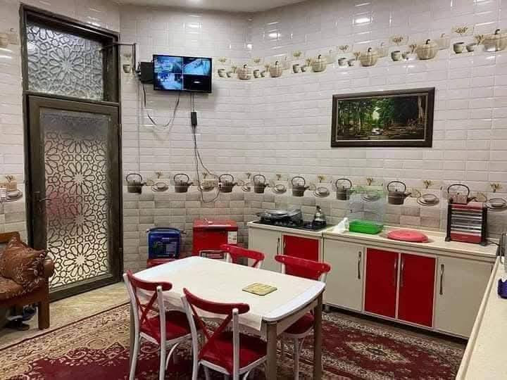 دار للبيع طابو زراعي سند الموقع شارع 80 ركن خير محطة الاضواء المساحة 400 متر مربع 9 غرفه نوم هول صالة مطبخ ومجمع صحيات عدد 3 للاستفسار مكتب النبل للعقار والبناء والهندسه
*********** واتساب 
***********
