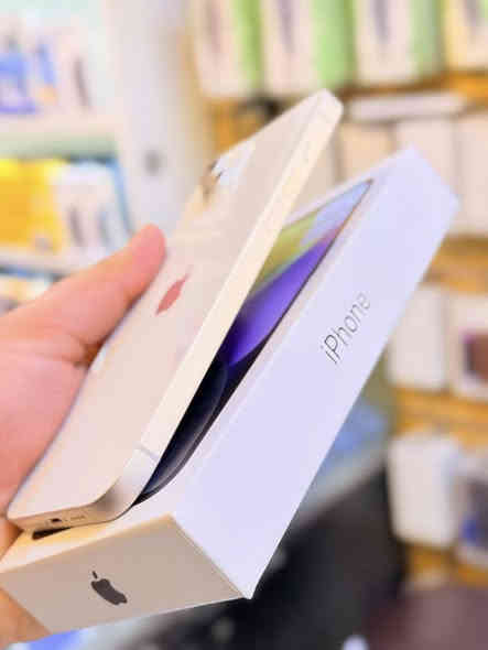 يفون 14بلاس ذاكره 128بطاريه 90جهاز بمعنه كلامه نضيف هوه جديد سوه نموذج Mاصلي لوان مميز جهاز اي اسم كارت ملحقات كامله لا مفتوح ولا مصلح ضمان 5ايام من مركز 
سعر 450الف قفله من الاخير 
بغداد البياع شارع عشرين مكتب ماستر للمبايل 
***********
