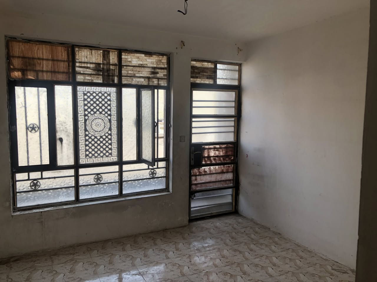 دار للإيجار يحتوي على غرفتين واستقبال 
العنوان :الشعب/العقاري الثانية
السعر:350 
للاستفسار:***********مكتب الظلال للعقار
