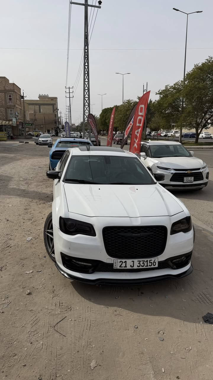 2020 وارد خليجي بدون حادث
C300 S  مكينة 5.7 هيمي

فول مواصفات للاخير اعلى مواصفات بل اوباما 
خزن ميموري
كلاصات تدفئة تبريد 
كراسي تدفئة تبريد
ستيرن تدفئة 
ستيرن كهرباء 
برده كهرباء 
دوسة سكليتر والبريك كهرباء 
رادار جانبي 
حساسات 360 
ادامه كامله للسياره 
بلكات فلاتر 
دهن 
عليها ويل روهانا الاصدار الجديد 
كفرات فجوج 6 بستم 
تفريغ وكزوز كامل بوابات شغل علي الوادي 
رقم سليمانيه باسمي تحويل مباشر 

السياره جاهزه مجهزه على ٢٤ حبايه متصرف عليها ولا دينار 

السعر 345 وبيها مجال بسيط 

***********
