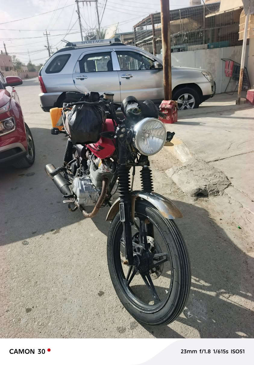 دراجة للبيع مستعجل على بيعتهة السعر مناسب المو شراي لتعبني رحمة الاهلك للاستفسار الاتصال***********
