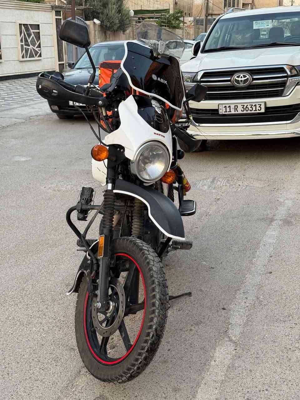 سلام عليكم دايون 2023 مكينه 200cc 
دراجه خير من الله رقم بغداد ومه مشتغله دلفري شي قليل بعده بحاله الوكاله وعليه تعديلات مكان الدراجه بغداد المشتل سعر 3 ملاين وبيه مجال 
***********
