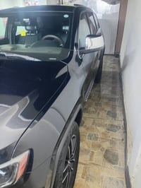 جيب شيروكي لاريدو ١٧ وارد امريكي كلين تيتل مكفوله بدون ضربه وبدون صبغ ...