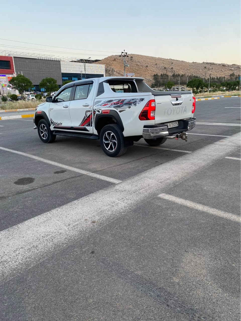 ***********
 مه رزيه V6 شه ش پستؤني مه كينه وه نه و شه 
 گير تؤماتيكي ده بل ئه كسلي فول
  كراوه ته 2024  بيشو پشتو له زگه ي  گؤراوه 
 سياره كه موديلي 2018 يه 
يه 
 گيرتؤ ماتيكه فول فول مواسه فاته 
  سياره كه  پارچه ره شه 
 سياره كه هيچ مه سره في نيه و به ناوي خؤمانه
 ته ها 150 كم رؤيشتوه
 مه كينه ي نه كراوه ته وه  به شه رت هه مو گياني به شه رت
 *********** ڤايبه رو واسابي له سه ره رانية, السليمانية
