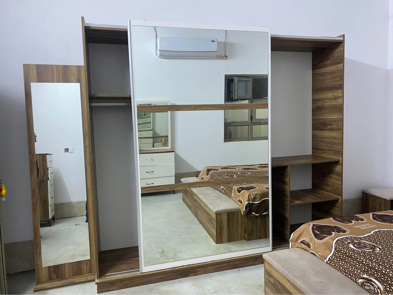 غرفه نوم 6قطع بحاله جيدا جدا
مع دوشك طبي هديه
السعر ٤٥٠  الف موصل, نينوى


**إذا كنت صاحب هذا الإعلان وتريد حذفه لأي سبب، رجاءا أرسل رسالة إلى الدعم الفني**