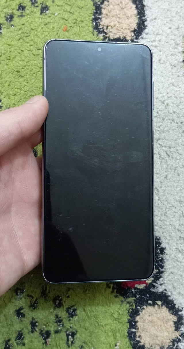 سامسونك كلكسيs21
ذاكره 128 جهاز غني عن التعريف 
نضافته شوفت عينك 
كامره دقو تصوير فول
شحنه فول للبيع او مراوس ب ايباد  وتساب***********
