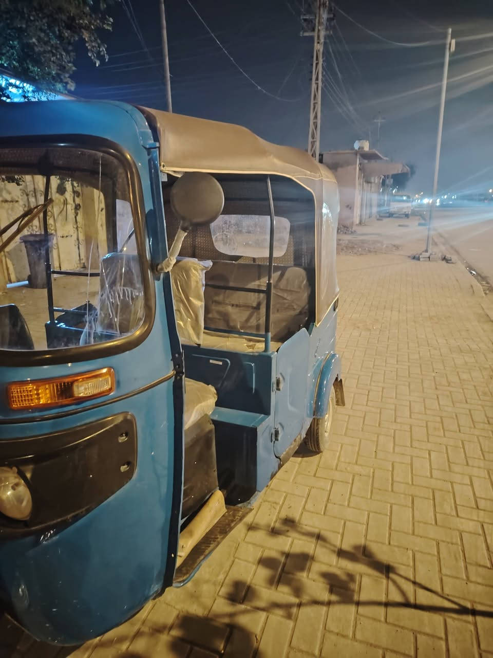 سلام عليكم تكتك 21 بشهر ال9 أوراق بأسمي بدي مكفول لا حار لا بارد المحرك ابيعلك مفتوح هذا رقمي ***********
مكان نظران قرب الكازينو
