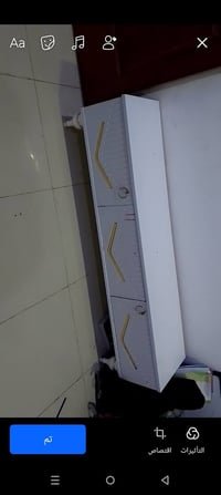 ميز للبيع استخدام قليل جداً نظيف  طول 140 ارتفاع40 عمق32 سعره 45 07740...