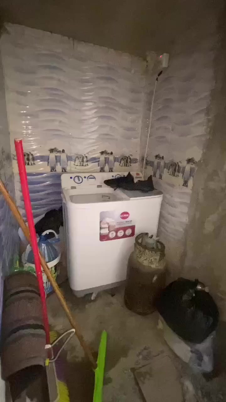 دار زراعي سند 25 للبيع مناسبة للعائلة صغيرة تفاصيل البيت واضحة بالفيديو لاستفسارات ***********2
موقعه الراشدية حي الفقار ( باب الحاره ) سابقاً
