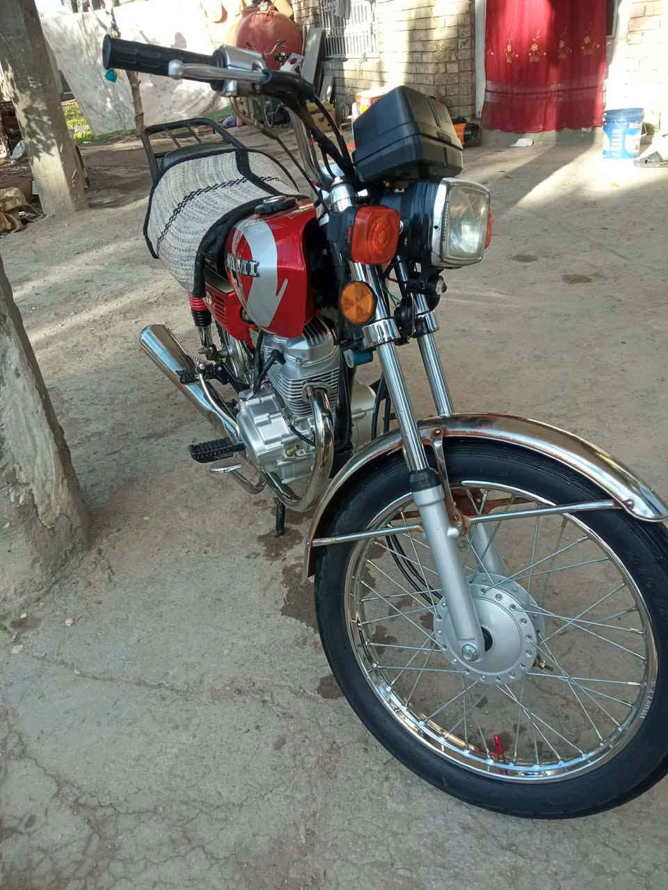 للبيع موديل 25 اوراق كاملة جديدة ما مستعملة هواي بس 5 سنوات السعر المطلوب 950 وما بيها مجال الشراي يطلع كبل والموشراي يتواصل وياي لا فاتح خاص ولا عل رقم المكان بكاع الله الواسعه لا تصير لوتي هاذي من الانتيكات....


**إذا كنت صاحب هذا الإعلان وتريد حذفه لأي سبب، رجاءا أرسل رسالة إلى الدعم الفني**