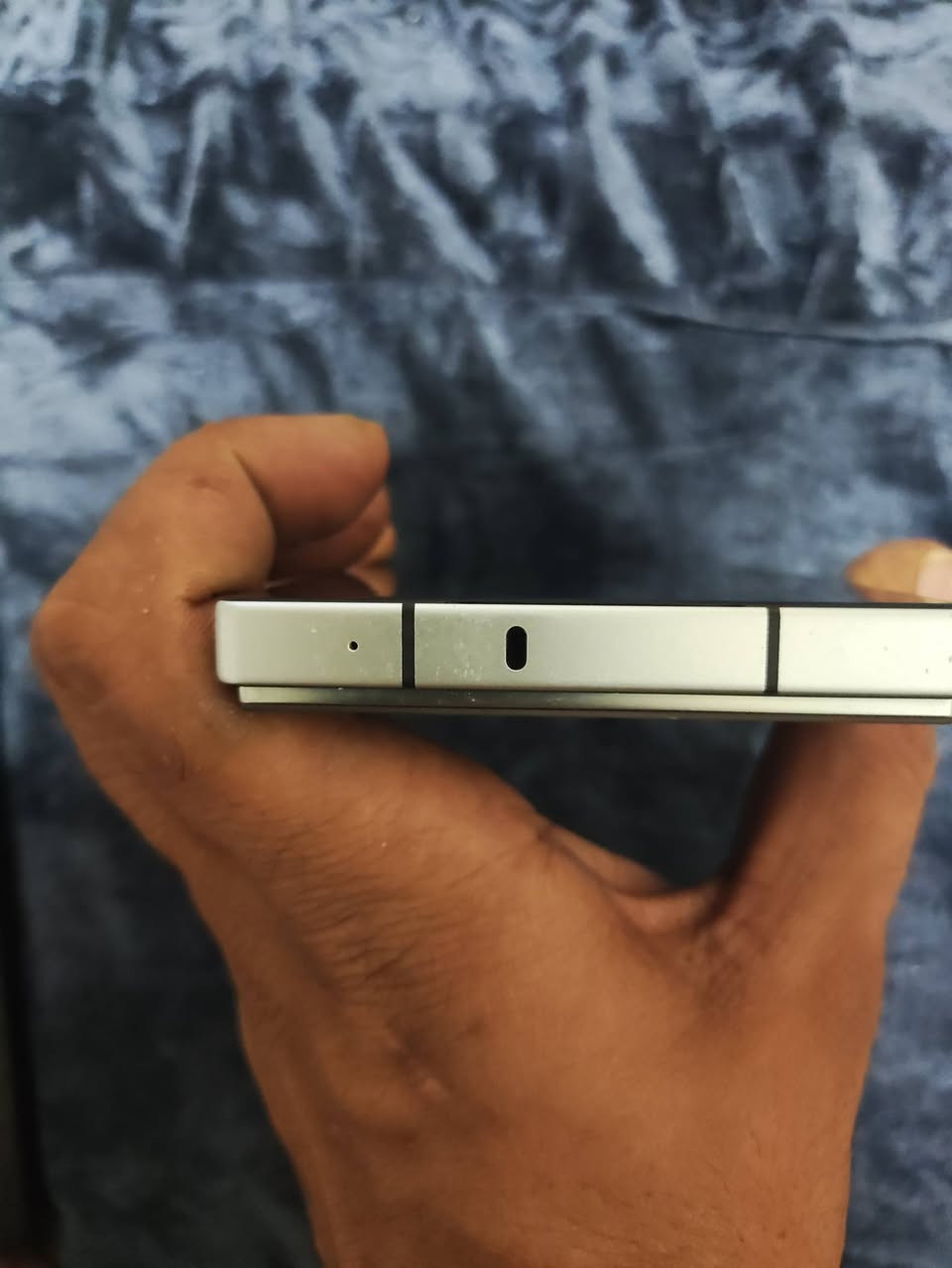نوبيا Z60 ultra بوضع الوكالة 
مواصفاته معروفة
نسخه عالمية ذاكره ٢٥٦ 
رام ١٢+١٢
معالج سناب دراكون ٨ جين ٣
شاشة اموليد ٨.٦.  ١٢٠ فريم
بطارية ٦٠٠٠ شاحن 80 واط
كامرات عملاقة بالتصوير ٥٠+٦٤+٥٠
كامرا امامية مخفية تحت الشاشة
بيع او مراوس مكاني بغداد زعفرانية


**إذا كنت صاحب هذا الإعلان وتريد حذفه لأي سبب، رجاءا أرسل رسالة إلى الدعم الفني**