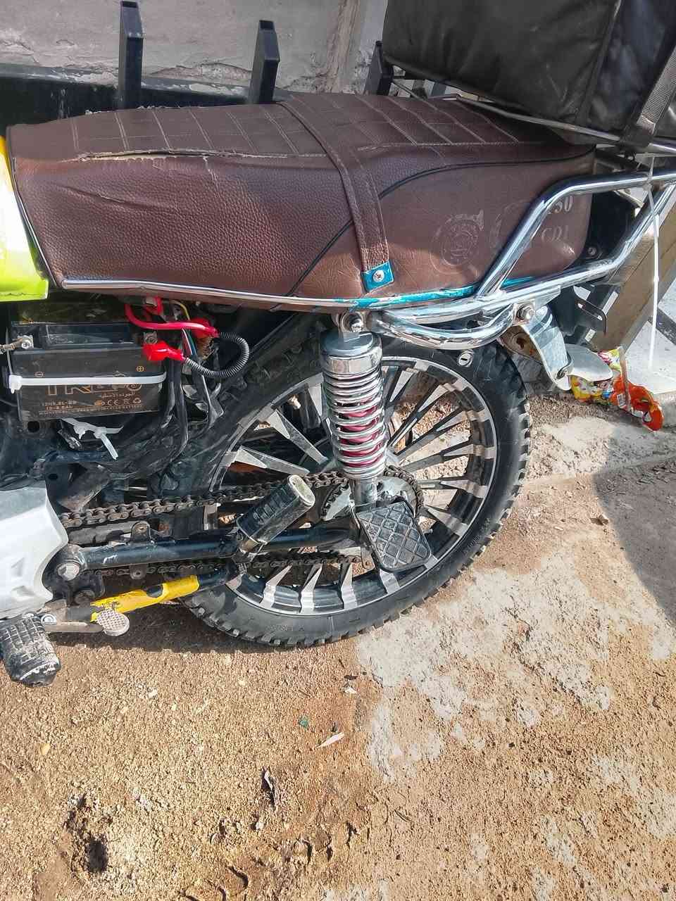 شباب دراجه لبيع متروكه بس تشتغل سلف كهربائيات عداد بس كابريتر تخربط صالنصه رياضي سعر 400 وبيها مجال مكاني بغداد ***********
