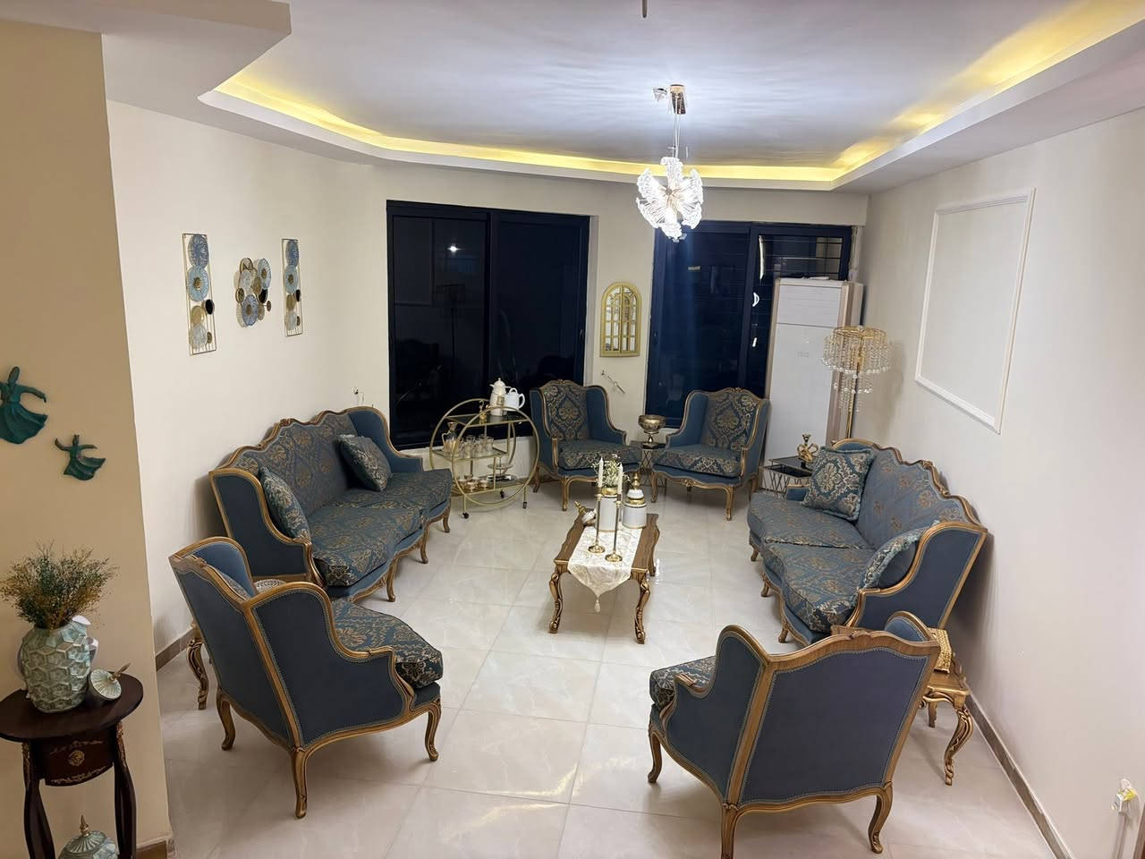 تخم ١٠ مقاعد جديد مستعمل قليل
طبليه وسطيه كبيرة
طبلات عدد ٢قطع
لوحة معدنية 
التخم جديد ما بي اي ضرر 
السعر 3000000 (3ملايين) وبيها مجال
الموقع بغداد حي القادسية


**إذا كنت صاحب هذا الإعلان وتريد حذفه لأي سبب، رجاءا أرسل رسالة إلى الدعم الفني**