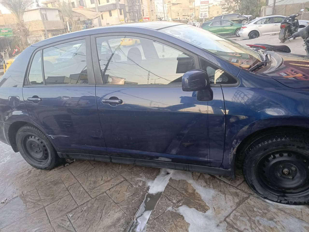 فيرسا للبيع
السعر 78
لايت زنون تحكم بل مبايل 
شاشه وكامره خلفيه 
تبريد تدفئه 
كامله 
مكانها الحريه 
***********
