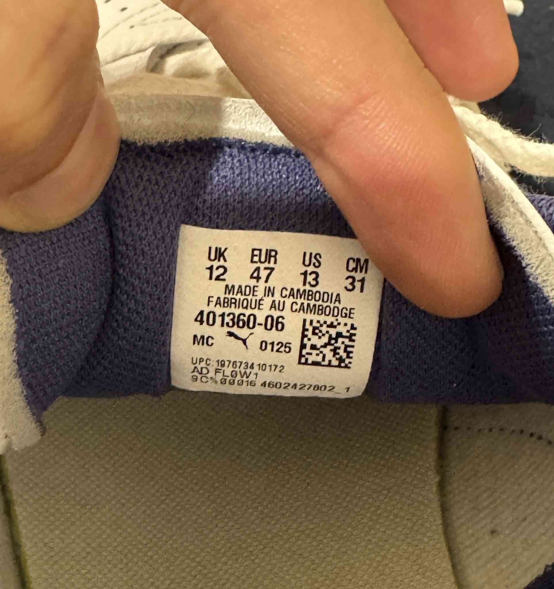 السلام عليكم
حذاء بومه اصلي حجم خاص كبير مذكوره التفاصيل كامله وهذا رابط الشراء السعر ٦٥ الف مع التوصيل 

https://us.puma.com/us/en/pd/indoor-sneakers/401360?search=true&swatch=06


**إذا كنت صاحب هذا الإعلان وتريد حذفه لأي سبب، رجاءا أرسل رسالة إلى الدعم الفني**