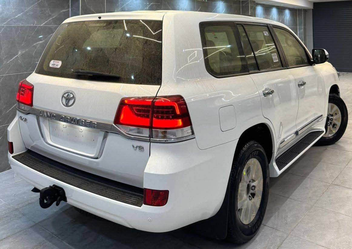 تۆیۆتا لاندکوزەر 2021 GX V8 فول ماسفات 
تەنها 30 هەزار کم ڕۆشتوە 
‎سلاید و سەلاجە 
‎بەسمە 
‎کوشن کارەبا 
‎تەبرید مەرکەزی 
‎کوشن دەفتەری 
‎هۆک و فڵچە و دەبڵ فولیوم 
‎زۆر مواسەفاتی تر….
‎گێڕ و مەکینە بەشەرت نەکراوەتەوە سەوت و بو خاری نیە هەموو گیانی بەشەرت 
‎تاقم تایەی بیلادی لۆکی لە ژیرە

‎شوين : سلێمانی  
‎
***********
