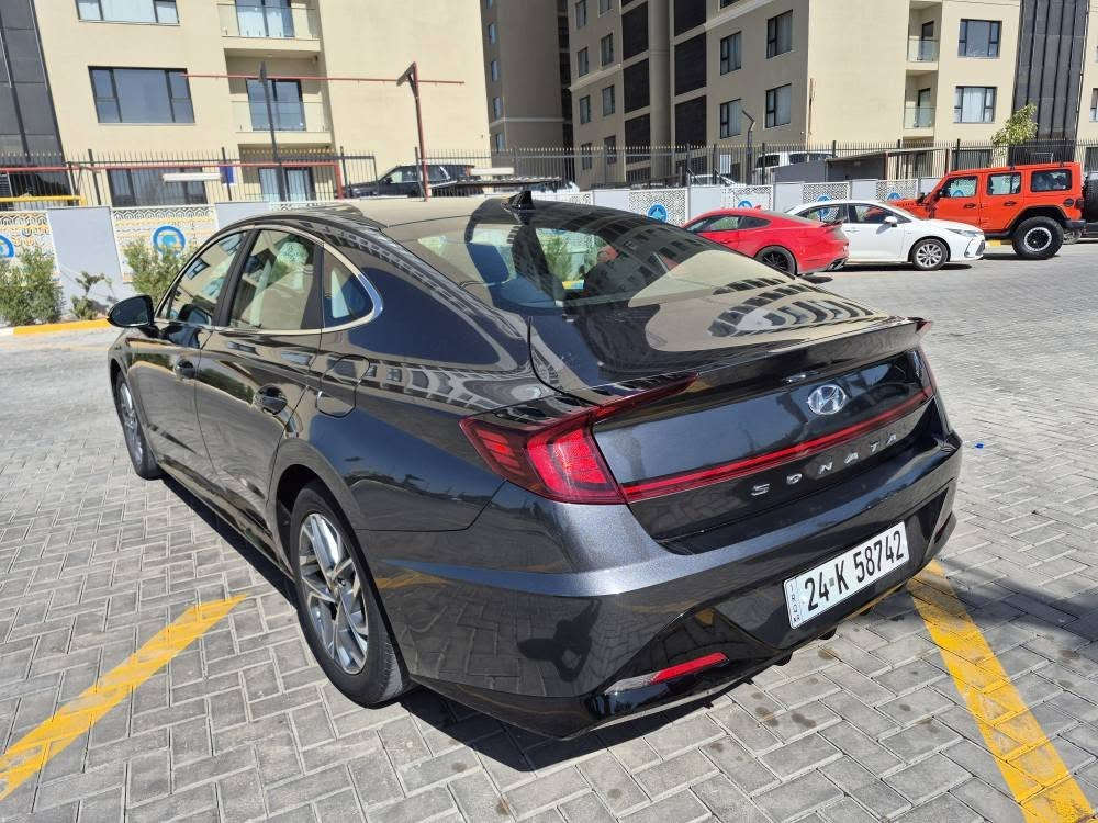 السلام عليكم
سوناتا وارد امريكي 2023 مرقم دهوك
السيارة بدون صبغ بدون ايرباك
مواصفات SEL 
بصمة وتشغيل عن بعد 
رادارات امامي وجانبي 
قيادة ذاتية تحديد مسار 
كشن كهرباء وتدفئة كشنات 
تبريد شاشة منفصل
جنطة ذكية
مكينة 2500
ماشية 41 الف
السعر 175
مكاني بغداد حي الجهاد 
***********
*********** بغداد, العراق
