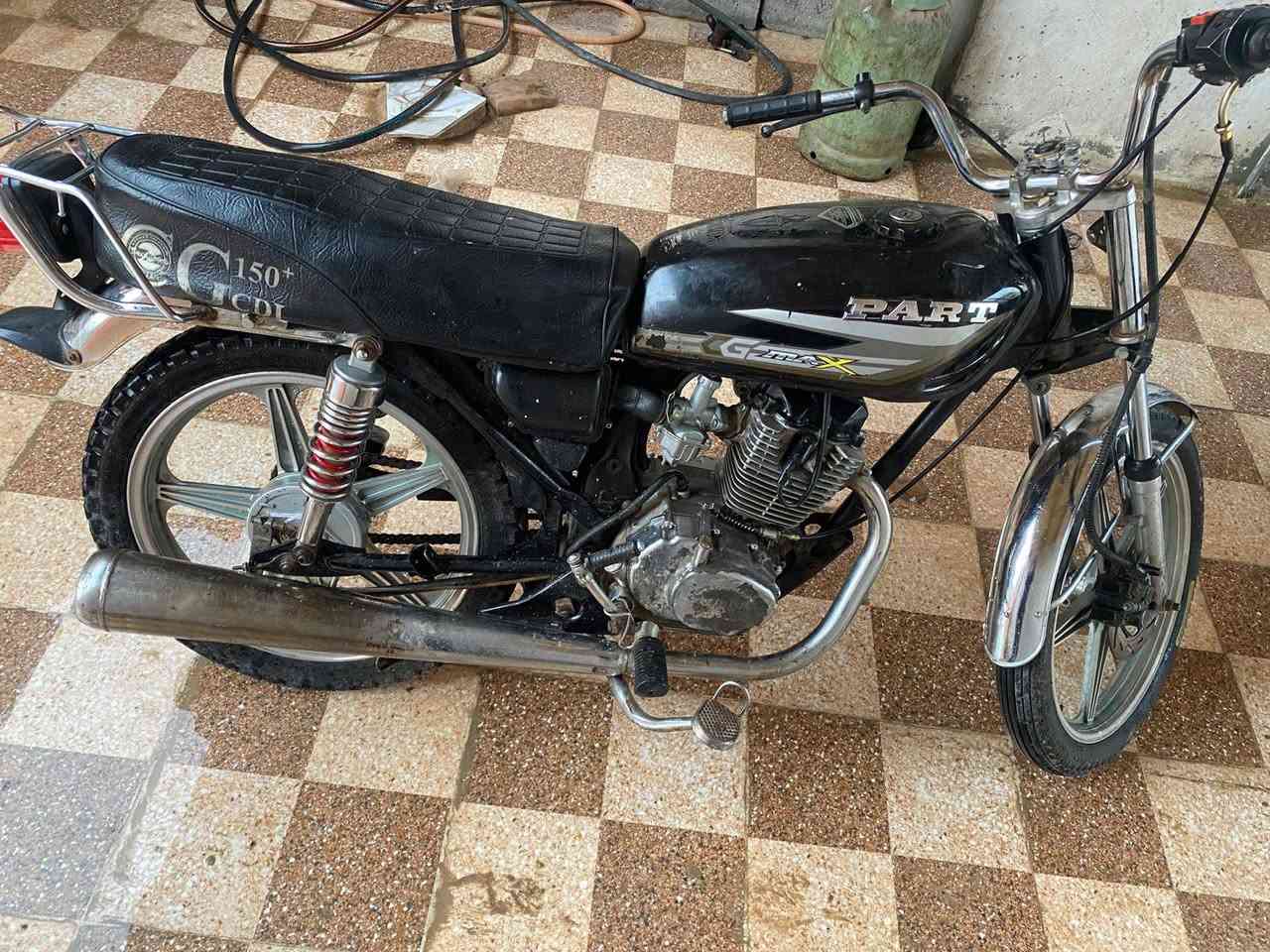 السلام عليكم دراجه للبيع السعر 200وبيها مجال اتصال ***********
