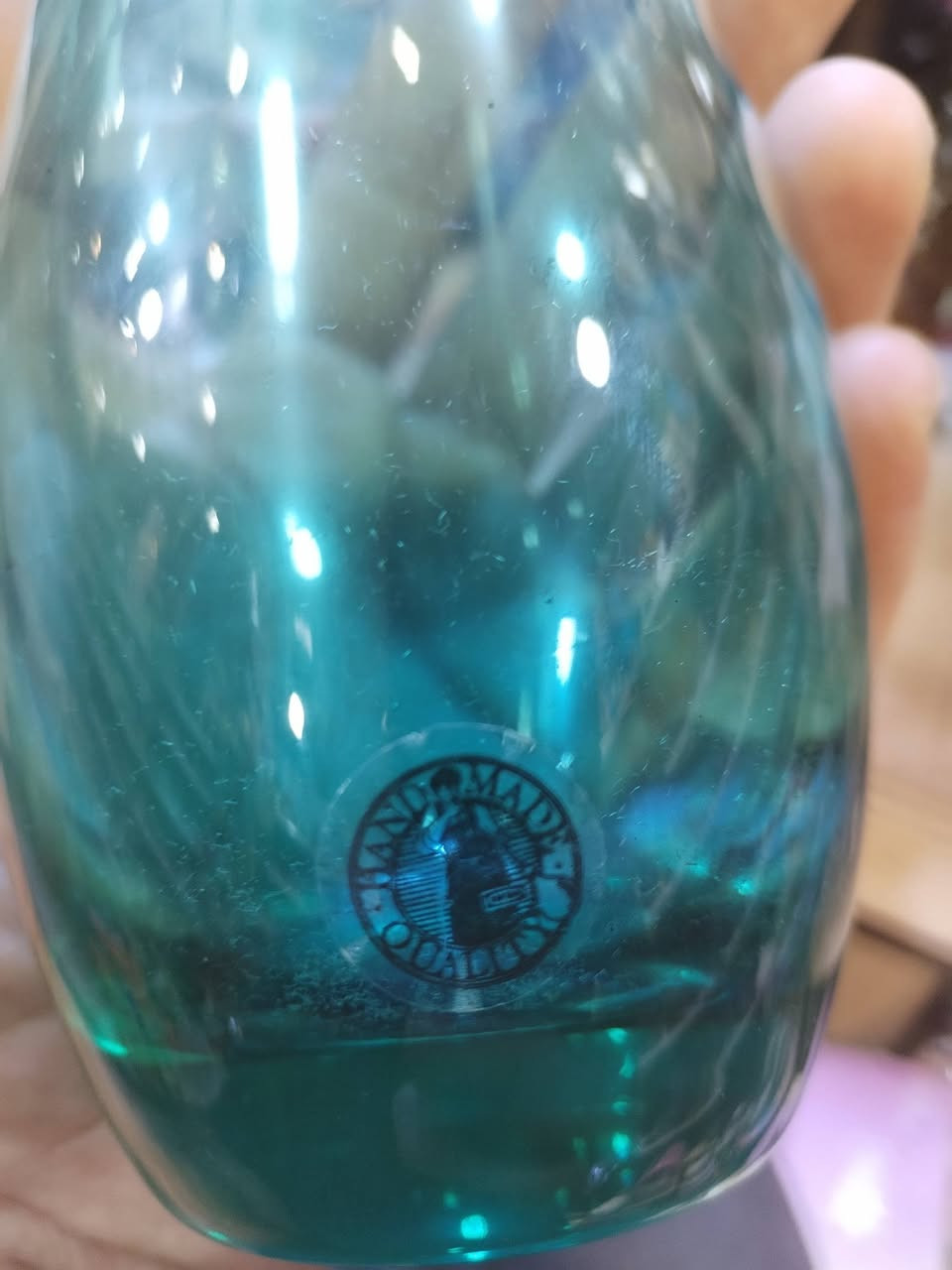 سيت مزهرية زجاجية يدوية الصنع من ايكيا (IKEA).السويديه 
تعرف هذه المجموعة باسم Mildra
وهي مصنوعة من الزجاج المنفوخ يدويا
وهي من تصميم  (Christian Stromqvist) التفاصيل بالفيديو والصور 🌹🌹


**إذا كنت صاحب هذا الإعلان وتريد حذفه لأي سبب، رجاءا أرسل رسالة إلى الدعم الفني**