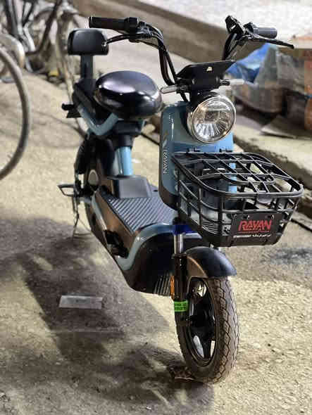 السلام عليكم دراجه شحن البيع بعده جديده ستخدام قليل سعره275بيه مجال قليل 
***********
