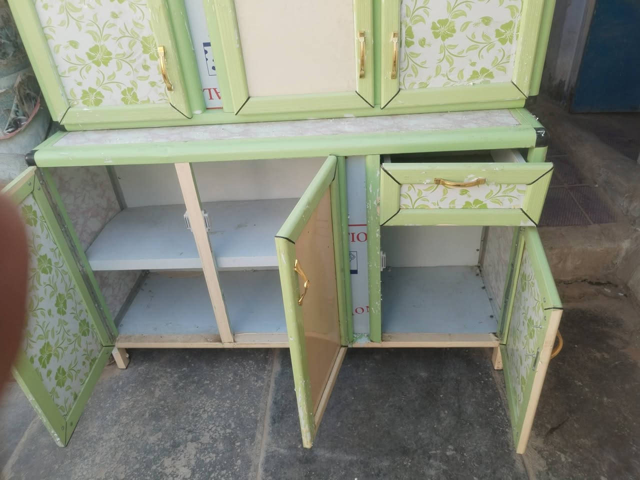 كاونتر متر اوربع نضيف اسعر 125 عنوان شطره حي زهور ***********
