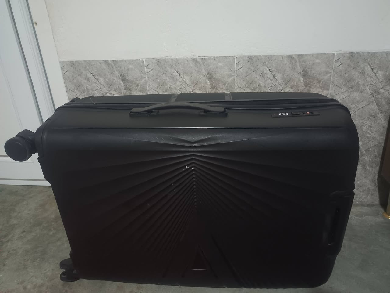 جنطة للبيع حجم 50 جديد الاستفسار ***********
