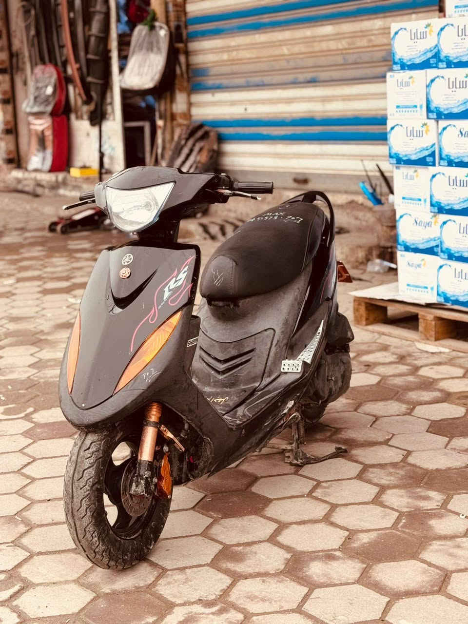 سلام عليكم 🤍
دراجه ماكس للبيع عليه تزويد صدر كدام كامل +شيال مكينه + قطره +قبق افلاوين 
مكاني واسط قضاء الحي 
الرقم ***********
