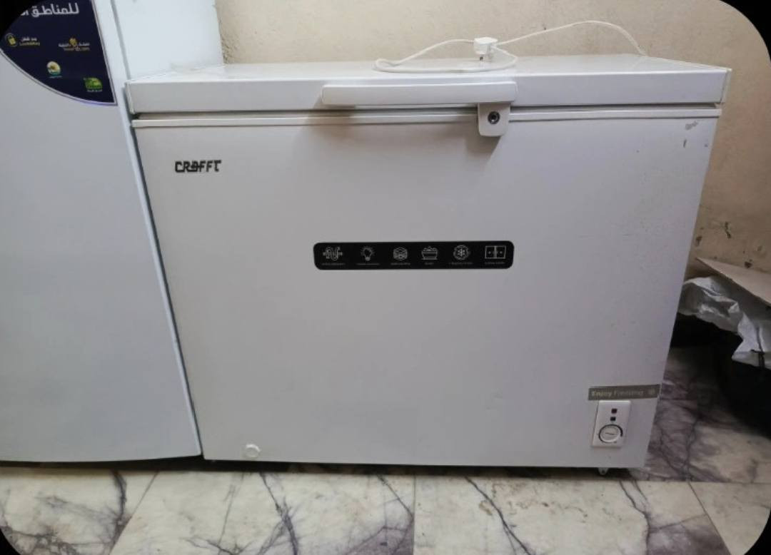 سلام عليكم ثلاجات ومجمده البيع مستخدم شي قليل اخو الجديد نضافه 100/100 مكاني بغداد شراي يتصل *********** يوجد خدمه توصيل
