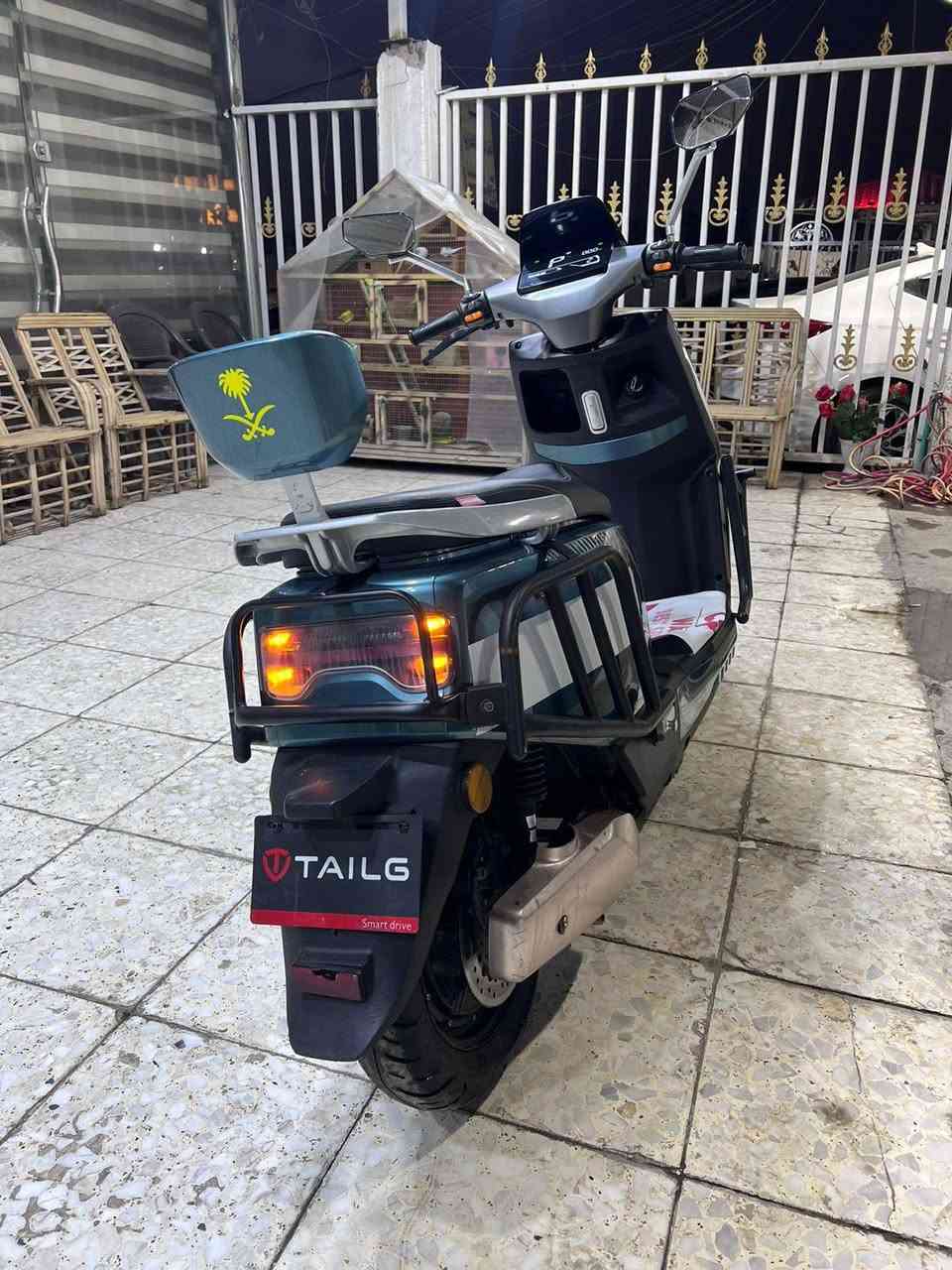 دراجه شحن تايلج شركت تسلا 2025 دراجه جديده مماشيه 900 وبيها مجال بسيط العنوان بغداد الجديده شارع المسبح  للاتصال ***********
