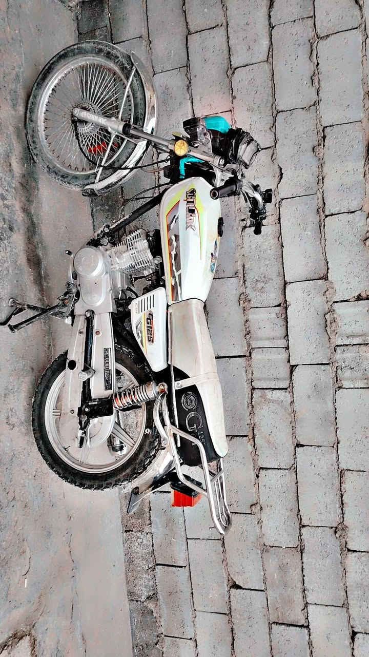 سلام عليكم  شباب دراجه تايكر نضيفه دراجه مرتبه خير من الله السعر  600 وبيه مجال  ***********
