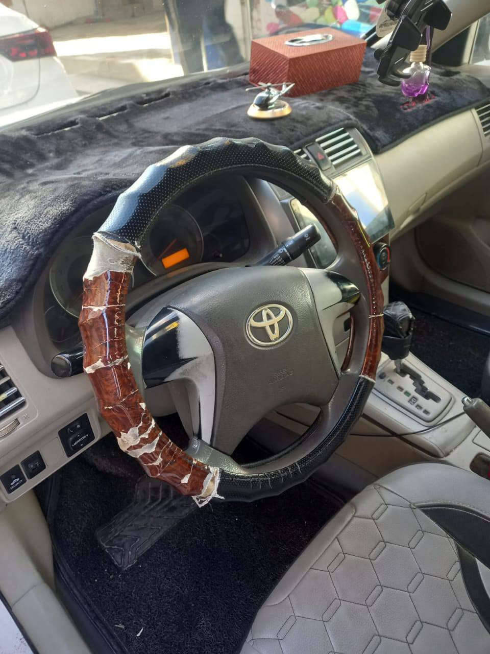 كورلا موديل ٢٠٠٩
خليجي ضربتها بالجاملغ لزكه بيها على السقف بسبب جراد خفيف 

رقم انبار 90بيهه مجال شويه

***********
