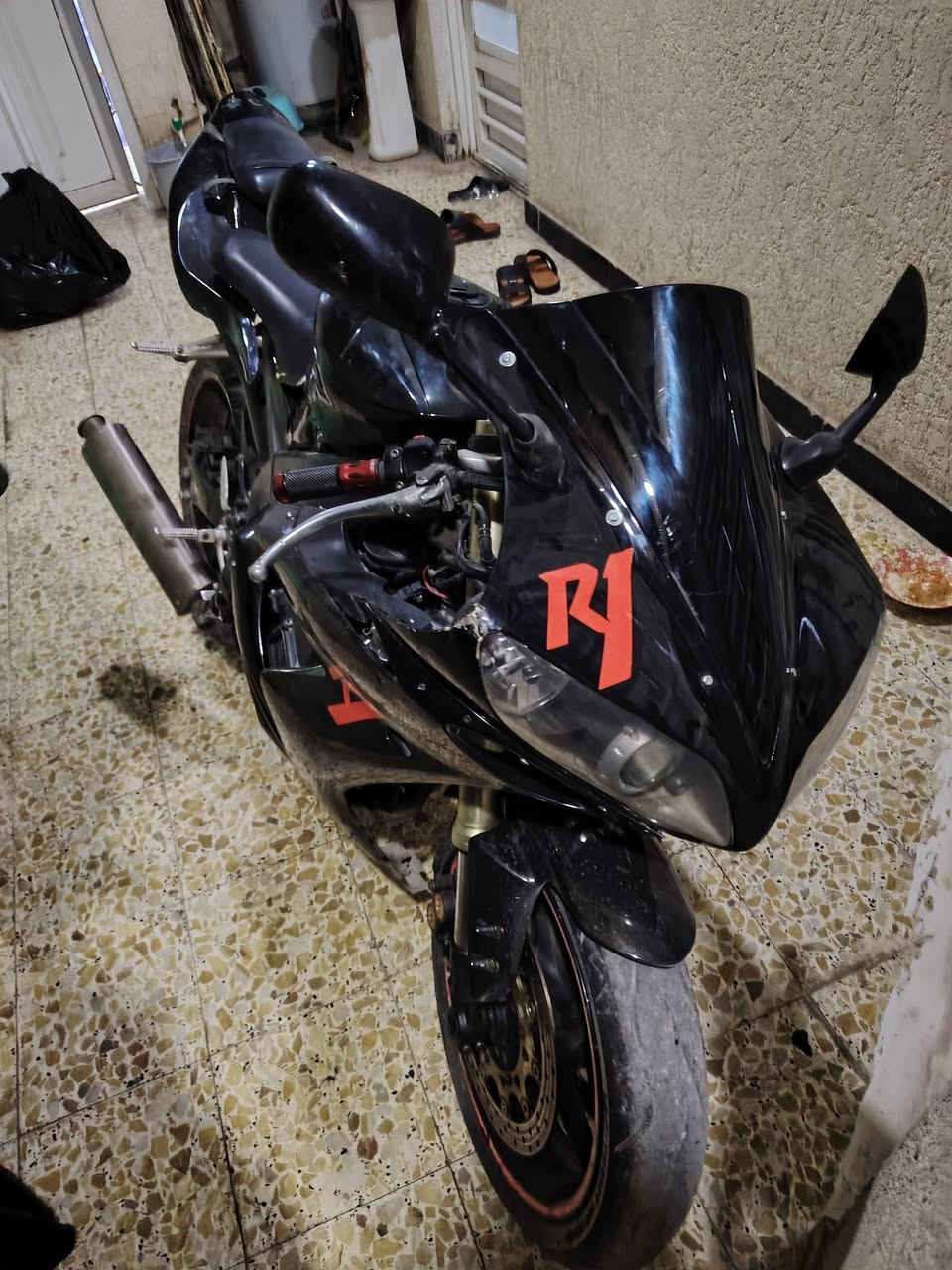 السلام عليكم اخوان دراجه ياماها ار وان محرك 1000 20ولف دراجه موديل 2008 دراجه نكره بكل وقت الدراجه يرادلها ترتيب فقط مراوح 88 تشتغل دراجه للبيع او مراوس مكاني عماره للاستفسار *********** السعر 18 بيها مجال
