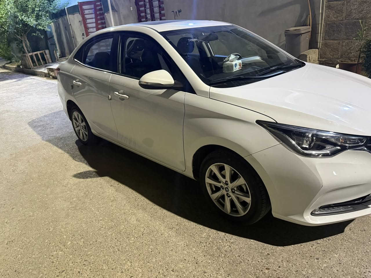 سلام عليكم ورحمة الله وبركاته 🚘 للبيع | شانجان السفن 2024  ***********
سيارة اقتصادية وعملية بحالة ممتازة ✨

🔹 الموديل: 2024 بيها ضمان شركة 

🔹 النوع: شانجان السفن  

🔹 المحرك: 1.5 لتر – 4 سلندر  

🔹 ناقل الحركة: أوتوماتيك  

🔹 الدفع: أمامي  

🔹 صرفية ممتازة للوقود  

🔹 شاشة لمس + بلوتوث + USB  

🔹 كاميرا خلفية وحساسات  

🔹 مقود تحكم متعدد الوظائف  

🔹 مثبت سرعة  

🔹 مكيف ممتاز

السيارة ماشية 10الف 

السيارة بيها بارد شبر بل جاملغ الايمن فقط 

العنوان موصل الجانب الايسر حي الوحدة 

السعر 110
