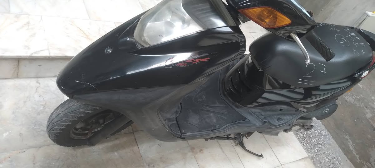 السلام عليكم دراجة بريز للبيع فول فول مال رمبة دراجة برغي ما نقصها وين ما تريد روح بيها مكينه ناعمه ما مفتوحه أبد على ايد الدراجه مكان بغداد مدينة الصدر للاستفسار *********** اتصل أو واتساب
