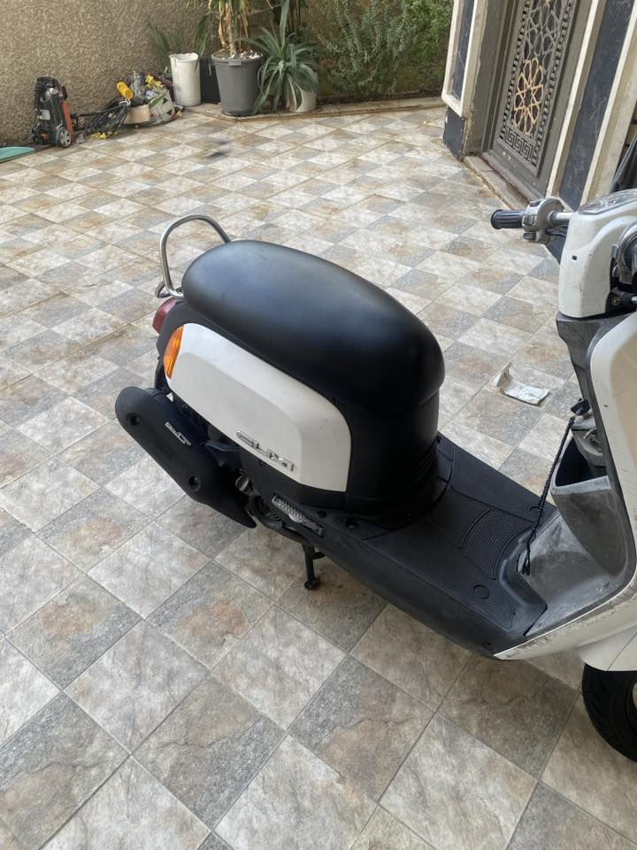 بوليس كابريتر للبيع أو مراوس صار شهر من نزلت من الرمبة سعره ٩٥٠ وبيه مجال مكانه بغداد الشعب***********
