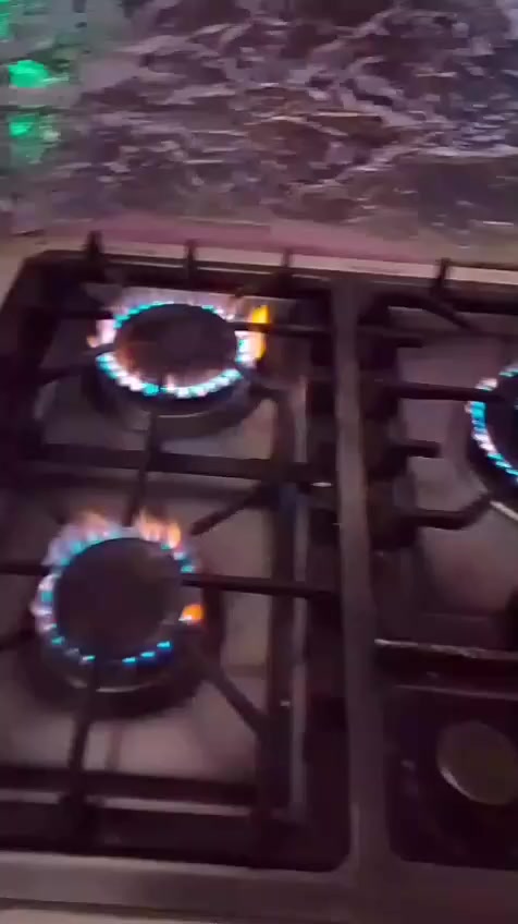 سلام عليكم كاونتر مترا ونص وطباخ وسنك مترا و20الشراي هاذ رقمي للتواصل ***********العنوان القبله
