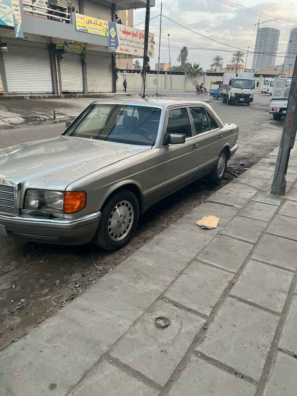 السلام عليكم
من رخصة مدير الكروب
مارسدس 300S موديل 1988 وارد يابان
كير ومحرك بلادي مبدلة جديد قبل شهر مكفول لا تنقيص ولا تبخير ولاصرف تخم تاير جديد 5 ويل بلادي 
دبل فيت بم دبل اريل كهربائي ويا الراديو
سيارة بيها صبغ فقط داير مال جاملغلت
داخلها نن النوادر لون قهوائي جلد بلادي
نظافة دواخلها 100/85
كهربائياتها كلها شغالة بس تبريدها من بدلت المحرك انزرفت الراديتر فقط
سيارة بالحقيقة احلى من الصور
رقمها انبار دولي بأسمي هزتها جديدة شهر الواحد هاي السنة
رجاء لاتطلب صور اكثر او تريد فديو الها
تعجبك تعال شوفها بعينك لانك مستحيل تشتري على شوفت الصور سعرها 7500$
بيها مجال جدا بسيط جدا
مكاني بغداد / زيونة
للاستفسار اكثر اتصل  ***********
بي واتس اب واسف اذا مارديت على التعليقات
 اسف على الاطالة
