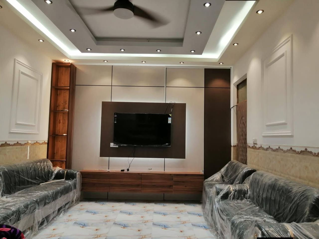 السلام عليكم صباغ متفرغ شغل درجه اولى صبغ طلس سنفره معالجة رطوبه مكاني بغداد الدوره ***********
