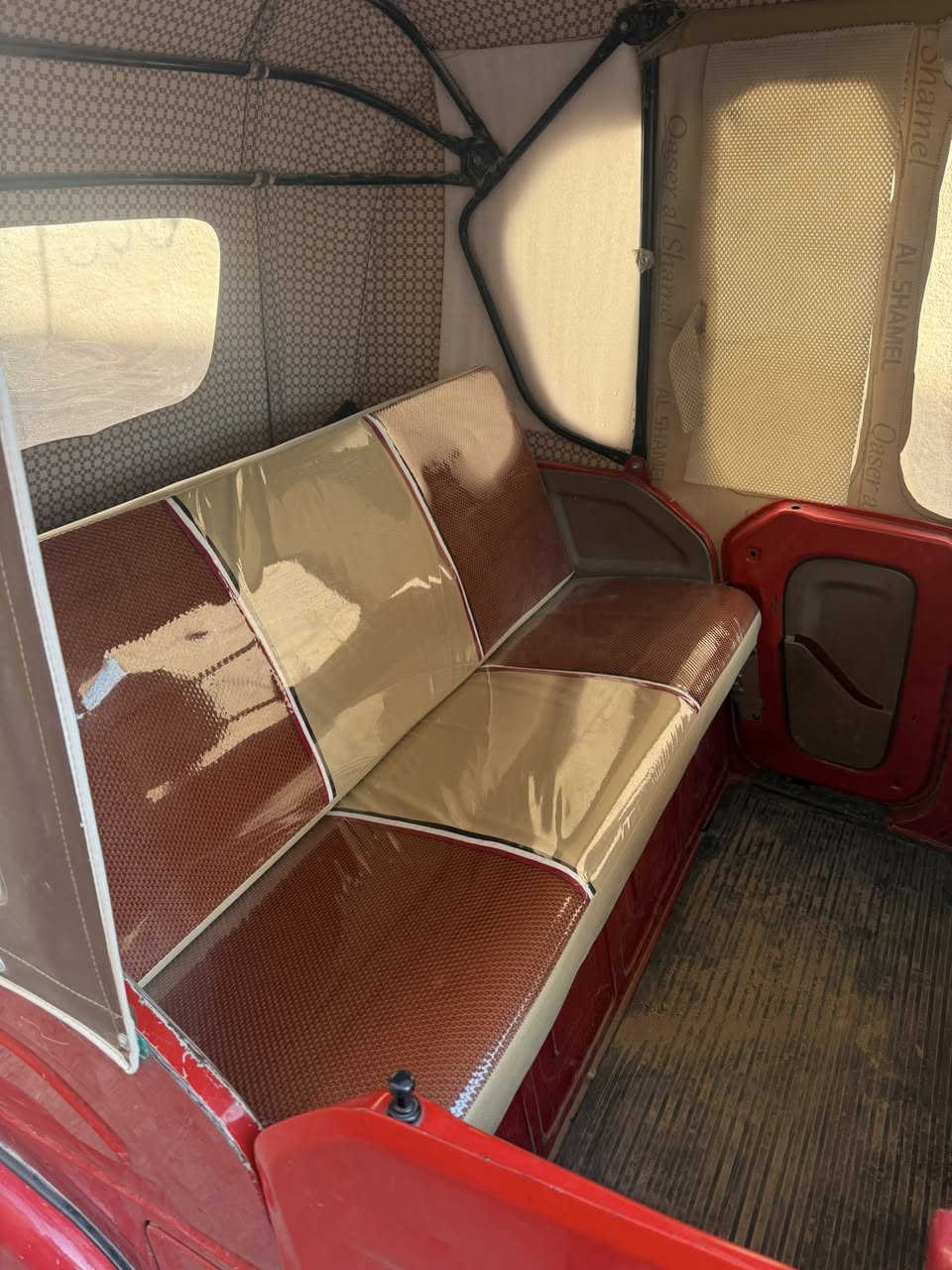 السلام عليكم تكتك للبيع موديل 22 اوراق كفاله عامه عده بيه طخه صغيره 7500 وبيه مجال *********** اتصال واتساب
