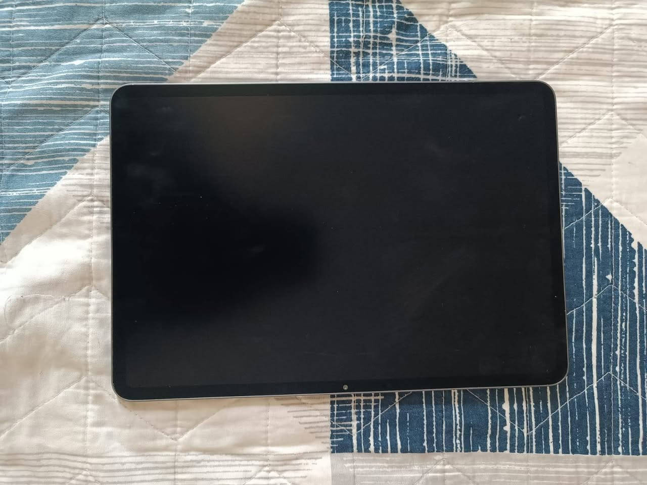 Xiaomi Pad 7 Pro
الشاشة: 11.2 إنش، LCD بدقة 3.2K (3200×2136)
معدل التحديث: 144 هرتز
المعالج: Qualcomm Snapdragon 8s Gen 3
الذاكرة: 12 جيجابايت RAM
التخزين: 512 جيجابايت
الكاميرا الخلفية: 50 ميجابكسل
الكاميرا الأمامية: 32 ميجابكسل
البطارية: 8850 mAh
الشحن: سريع بقدرة 67 واط
النظام: Xiaomi HyperOS
البصمة: مدمجة في زر التشغيل
السماعات: 4 سماعات ستيريو مع دعم Dolby Atmos
المنفذ: USB-C
بطارية 96 
السعر 550 
العنوان الديوانية قضاء الدغارة 
للتواصل خاص


**إذا كنت صاحب هذا الإعلان وتريد حذفه لأي سبب، رجاءا أرسل رسالة إلى الدعم الفني**