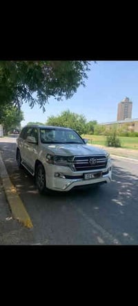 لاند كروز 2016 GXR  سنوية 2026 مكفولة كفالة عامة ما عدا قطعة صغيرة بار...