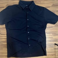 قميص • يونيكلو • مقاس L