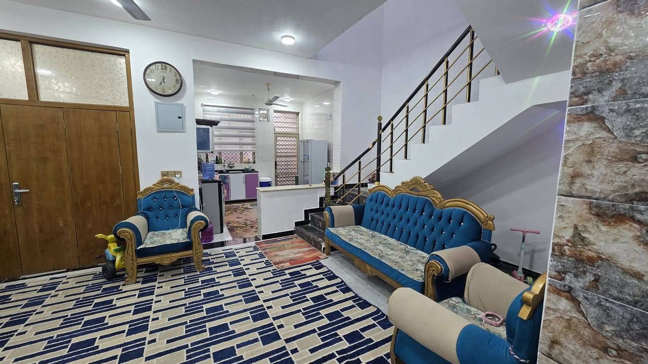 بيت للبيع طابو زراعي سند ٢٥ كوت حي الحكيم قرب الكورنيش يبعد ١٠٠م التفاصيل المساحة ١٥٠ م مربع البناء طابوق يحتوي غرفتين نوم وصالة ومطبخ واستقبال السعر ٦٣ مليون وبي مجال للاستفسار مراجعة دلالية احمد السعيدي قرب حسينية بيت خليفه للاتصال *********** أو ***********
