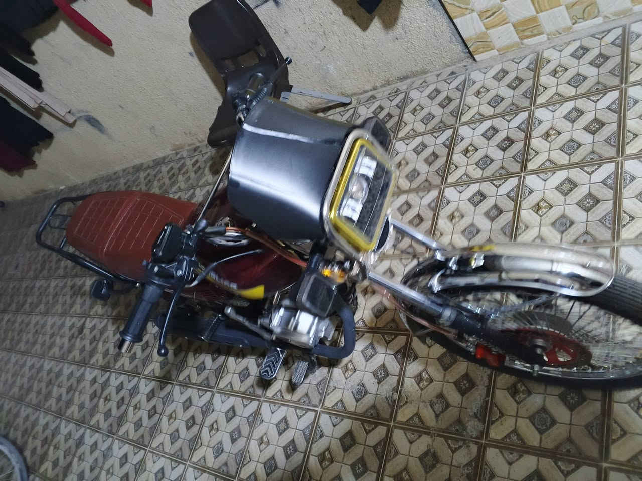 سلام عليكم دراجه تايكر موديل 26جديده بس دشبوله مبدل دراجه مابيه كل نقص اوراق كورتونيه  وحده مكاني ديالى بلدروز رقم ***********
