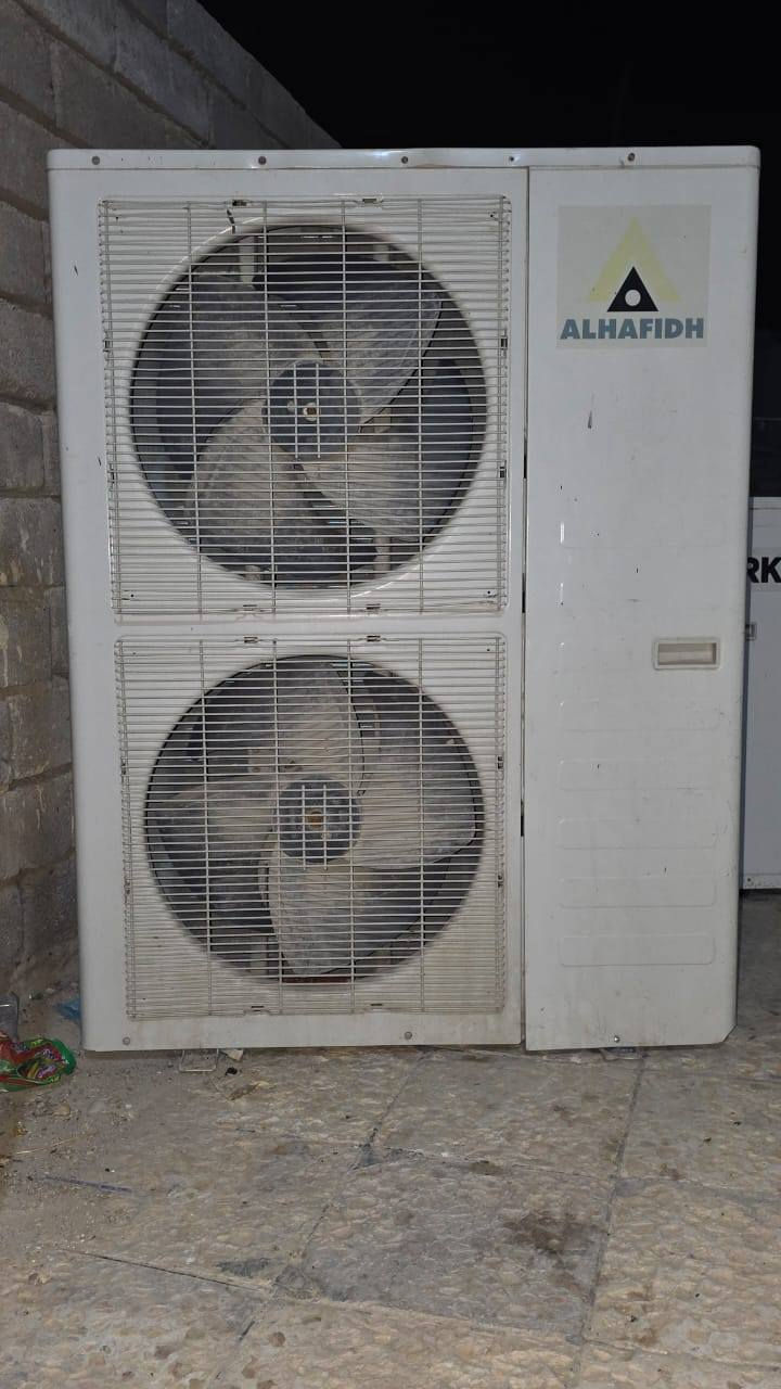سبلت خمسه طن للبيع شرط شغل الحافض ***********
